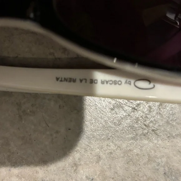 Vintage Oscar de La Renta Classic Black Cat-Eye Women's Sunglasses - - Picture 5 of 5